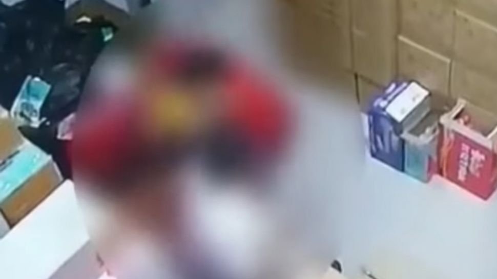 西雅加达一中国男子在公司遇袭被刺伤 警方正在追捕涉案人员