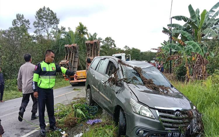 中加省普朗皮绍县一家六口出车祸死亡