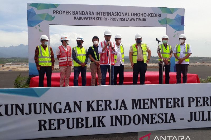 1658147889757568.jpg Menhub Pembangunan Bandara Kediri jadi contoh keterlibatan swasta.jpg