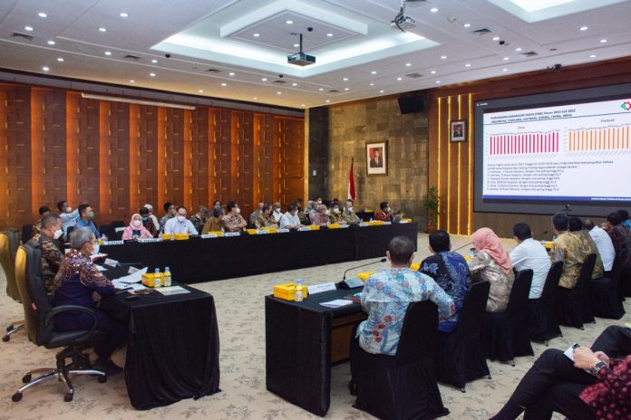 1659685754136749.jpg Menperin kumpulkan asosiasi industri antisipasi gejolak ekonomi global.jpg