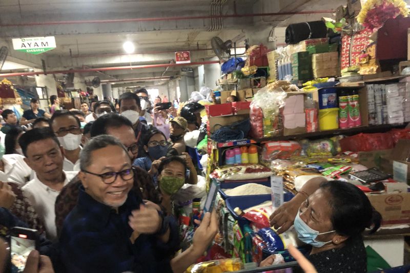 1663766800420623.jpeg Mendag usulkan dana Rp100 triliun untuk BUMN beli hasil tani.jpeg