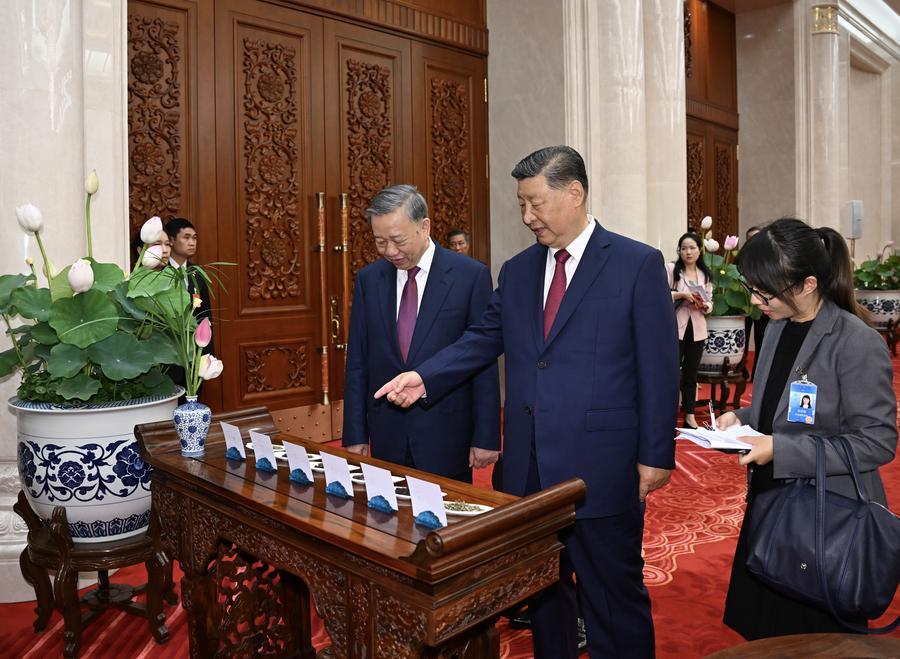 特稿｜老报纸、茶香和青春——习近平促进中越友好的故事