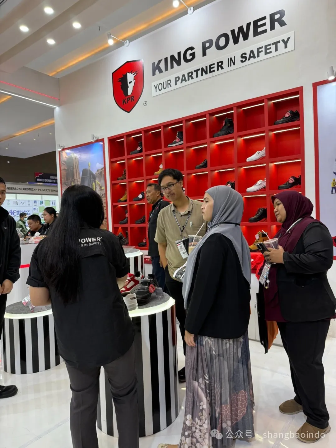 尊王（KING POWER）安全鞋亮相印尼机械与制造展，以“长期主义”深耕本土市场，为印尼国家建设者铸就坚实守护