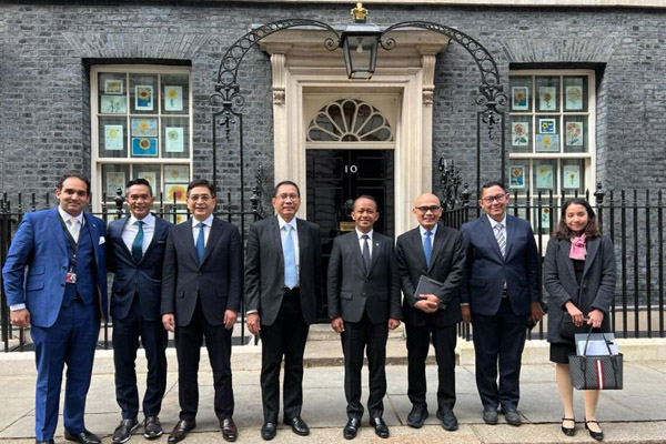 投资统筹机构主任巴赫利  邀请英国公司在我国投资