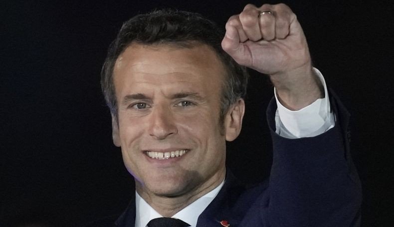 1650893128407745.jpg macron.jpg